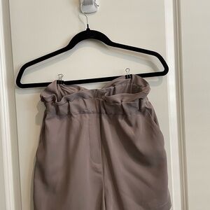 Aritzia Babaton Stylish Taupe High-Waisted Shorts -Excellent condition